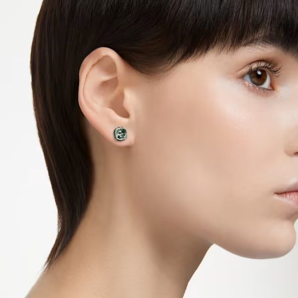 Brincos stud Birthstone Lapidação quadrada Maio Verde Lacado a ródio