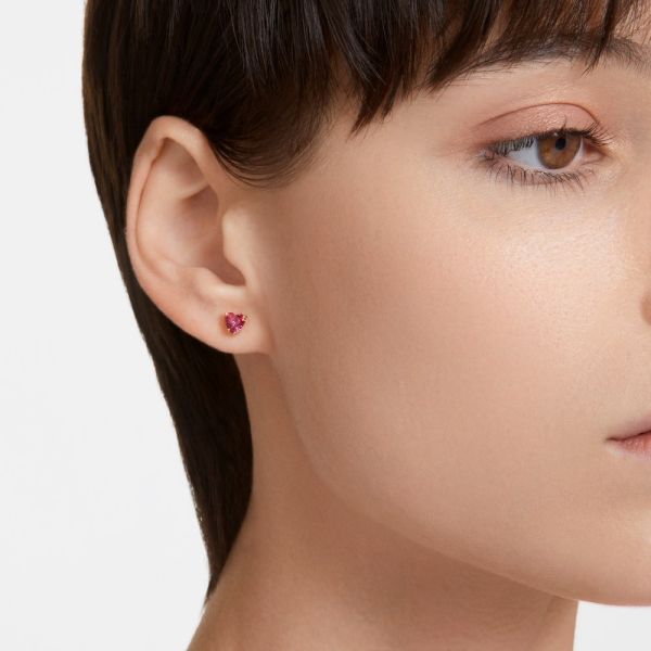 Brincos Swarovski Stud Stilla Coração Vermelhas Lacado a Dourado