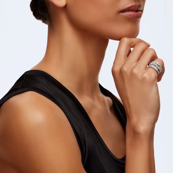 Anel Swarovski Twist Wrap Combinação de lapidações Branco Lacado a ródio 58